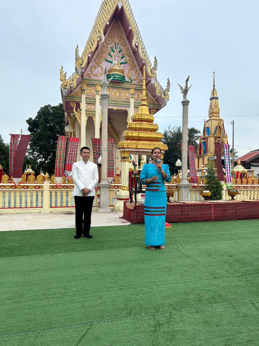 เมื่อวันที่ 16  สิงหาคม  2566 นางสาวกัญญาภัค  แจ่มใส ปลัดอำเภอโกสุมพิสัย  รักษาราชการแทนนายอำเภอโกสุมพิสัย ประธานพิธีโครงการ นายอำเภอโกสุมพิสัย พาเข้าวัด หิ้วปิ่นโต นุุ่งผ้าไทย ไปทำบุญ   ร่วมกับ นายก อบต.เขื่อน  คณะผู้บริหาร ,สมาชิก อบต.,กำนันผู้ใหญ่บ้าน 
